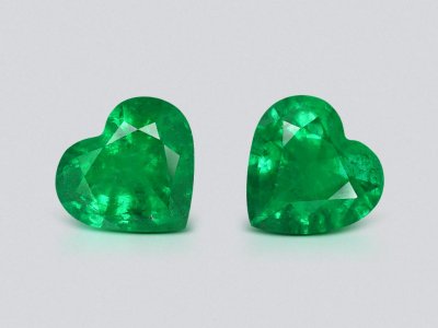Pair of Vivid green emeralds in heart shape 1.38 carats, Zambia  photo