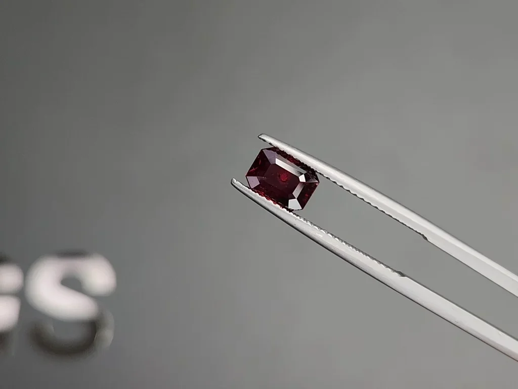 Ruby in octagon cut 1.57 carats, Africa Image №3