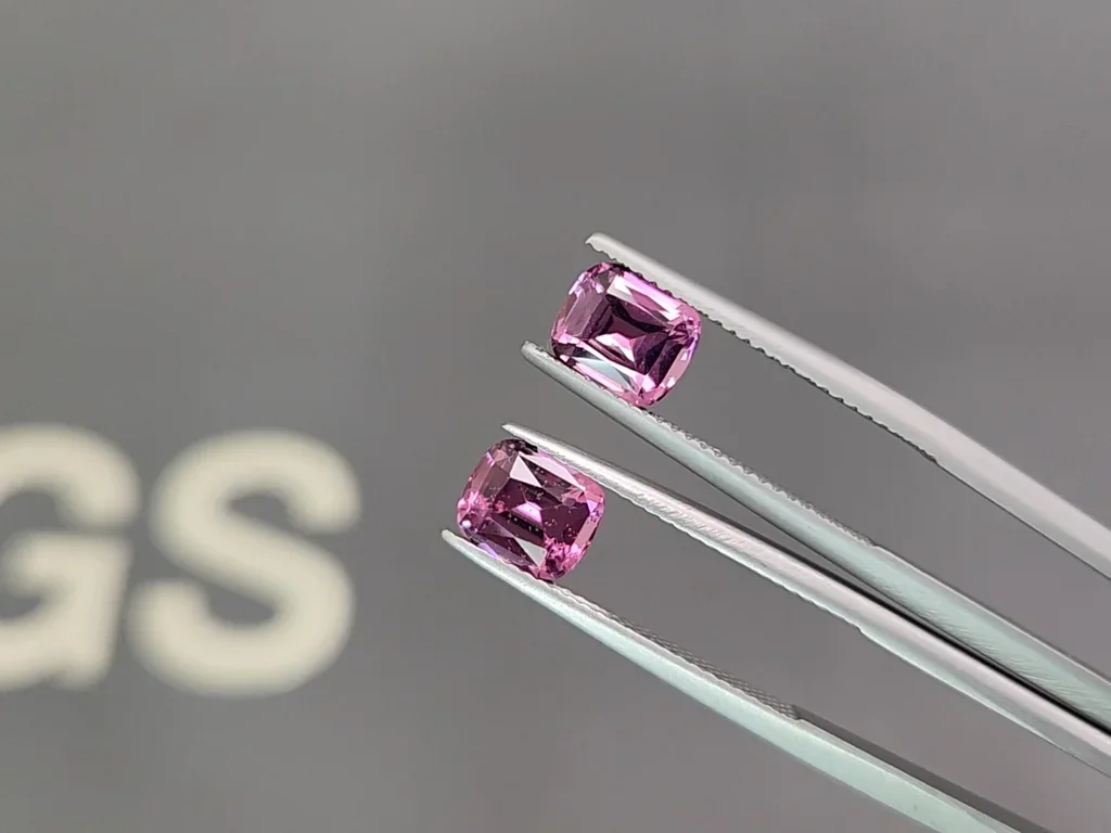 Set of rhodolite garnets in cushion cut 5.32 carats, Tanzania Image №4