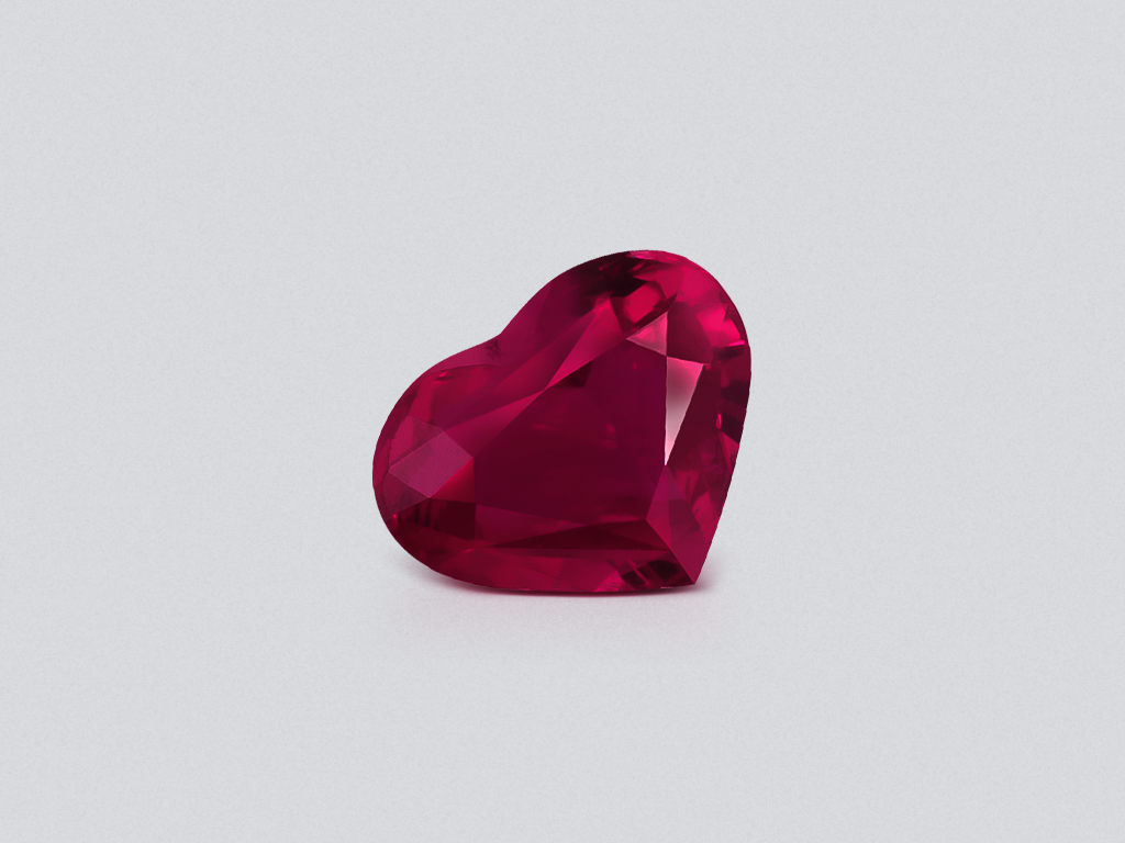 Unheated ruby Pigeon Blood heart shape 1.00 carats, Mozambique  Image №1