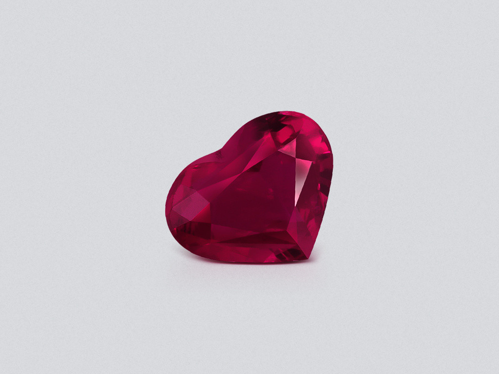 Unheated ruby Pigeon Blood heart shape 1.00 carats, Mozambique  Image №1