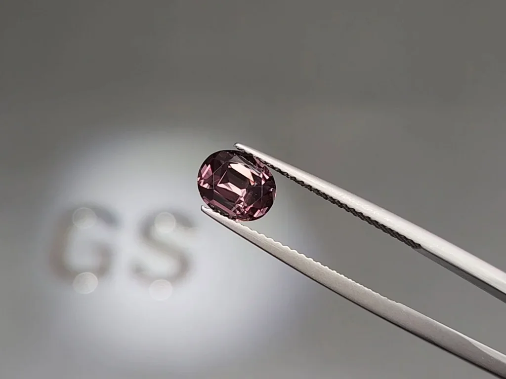 Garnet color change oval cut 1.75 carats, Sri Lanka Image №6