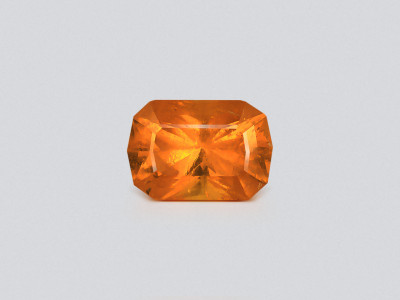 Garnet spessartine cushion cut 6.17carats, Africa photo