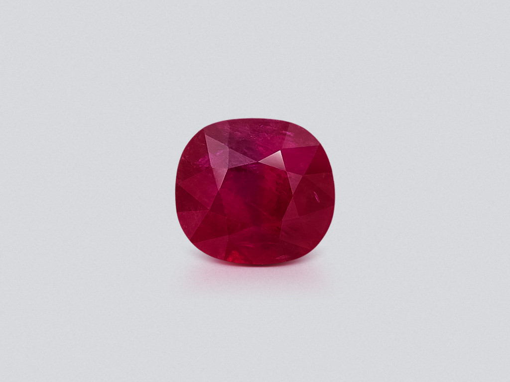 Unheated ruby Pigeon's blood cushion cut 1.25 carats, Burma  Image №1