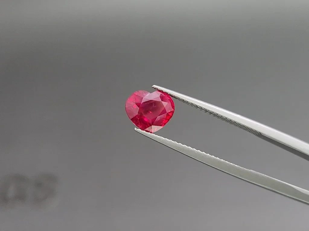 Unheated Intense Red ruby in heart shape 2.53 carats, Mozambique  Image №3