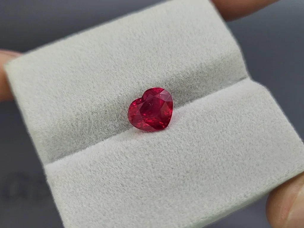 Unheated Intense Red ruby in heart shape 2.53 carats, Mozambique  Image №4