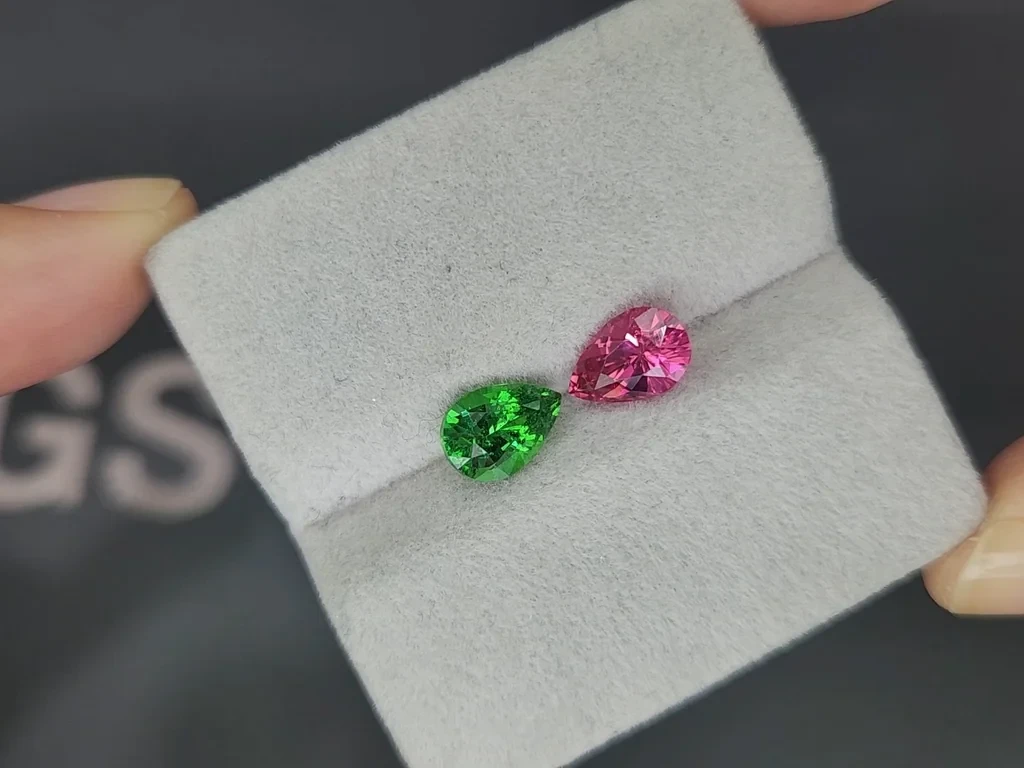 Contrasting pair of Vibrant Green tsavorite and Vibrant Pink spinel pear cut 3.07 carats, Tanzania Image №4
