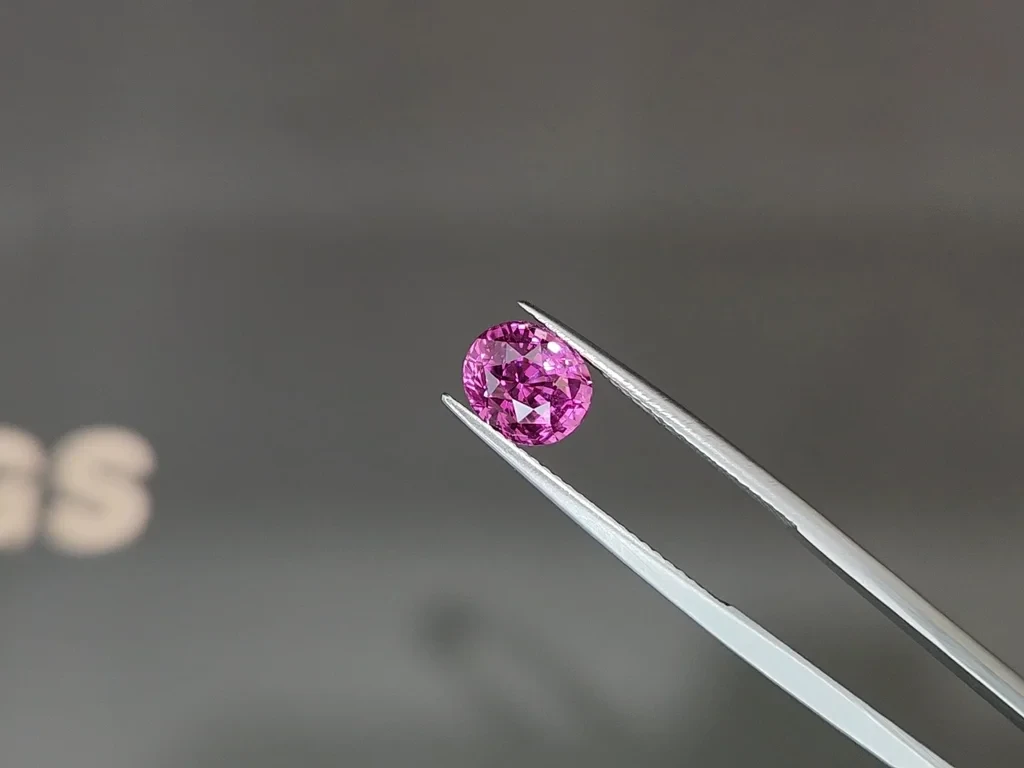 Pink sapphire cushion cut  3.04 carats, Sri Lanka Image №3