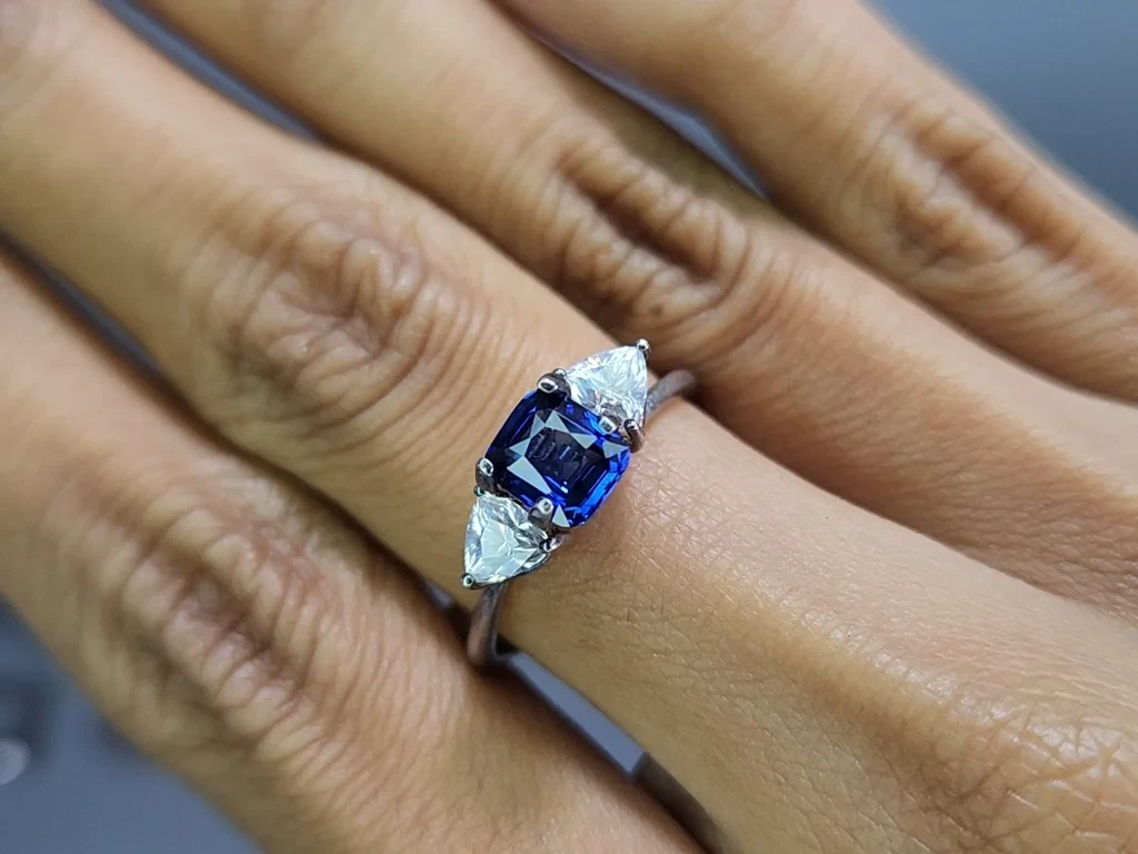 Sapphire Royal Blue cushion cut 1.02 carats, Sri Lanka Image №5