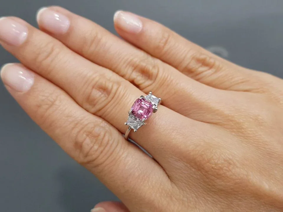 Pink cushion-cut spinel 1.18 carats from Tajikistan Image №5