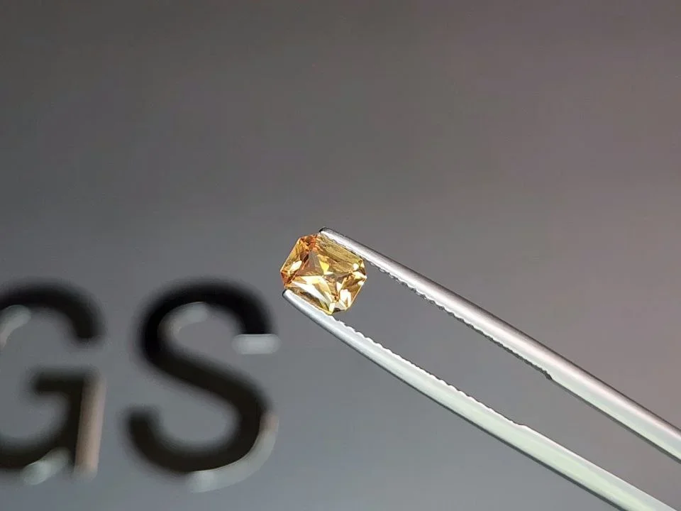 Orange radiant cut sapphire 0.75 carats, Madagascar Image №3