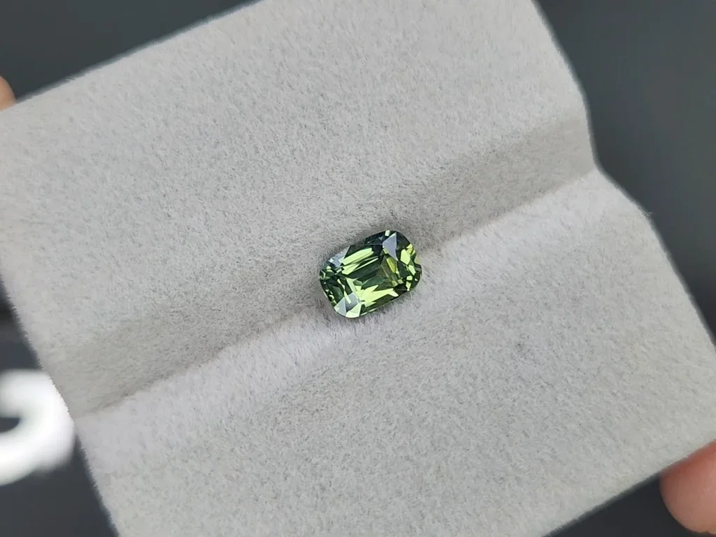 Unheated green sapphire in cushion cut 1.22 carats, Sri Lanka Image №4