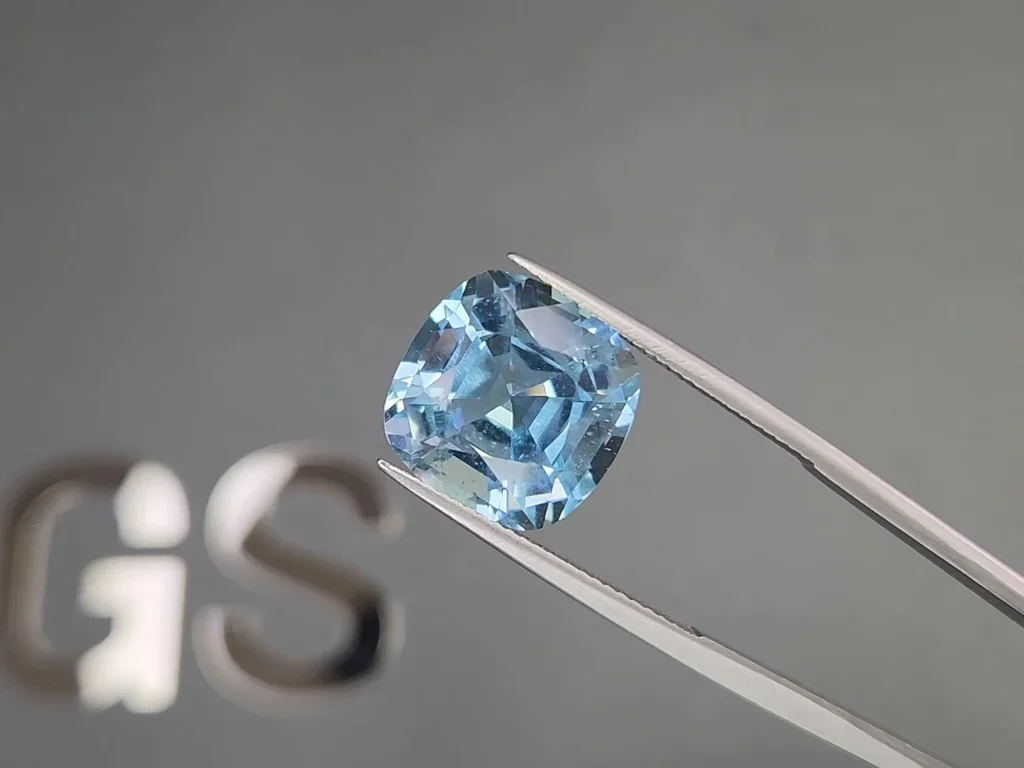 Cushion cut aquamarine 9.47 carats, Madagascar  Image №3