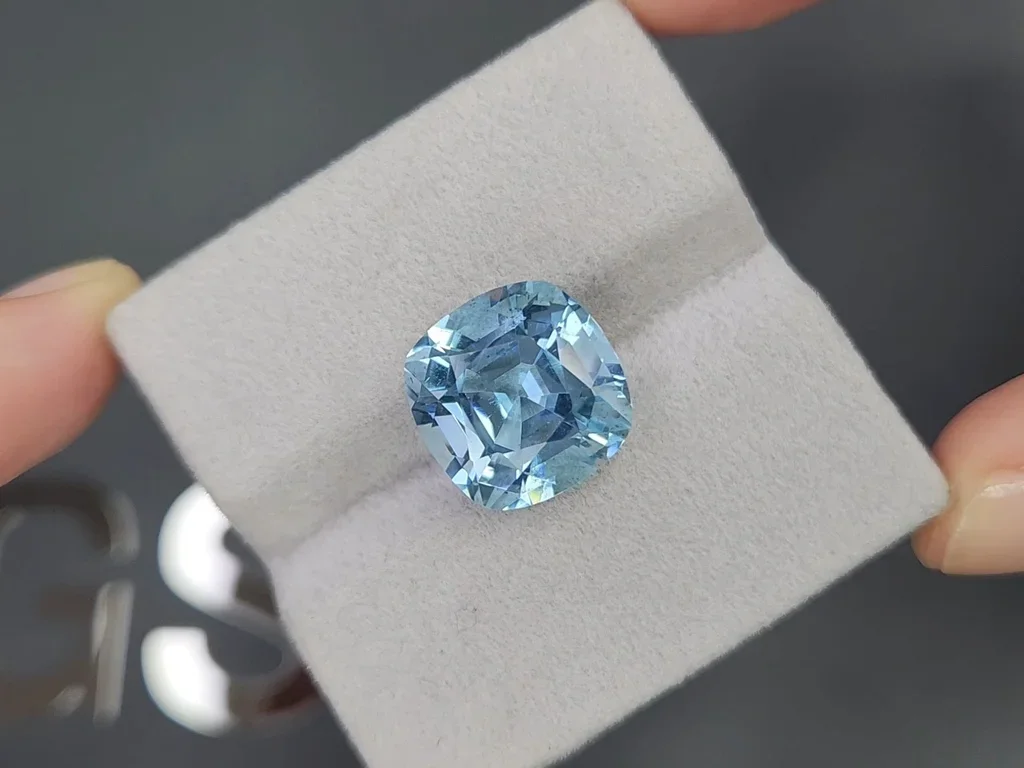 Cushion cut aquamarine 9.47 carats, Madagascar  Image №4