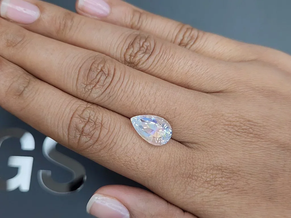 Moonstone in pear cut 5.14 carats, Madagascar Image №2