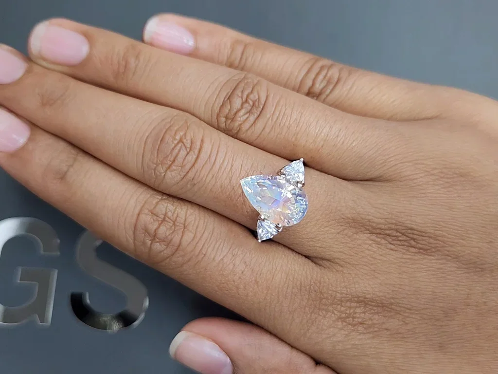 Moonstone in pear cut 5.14 carats, Madagascar Image №5