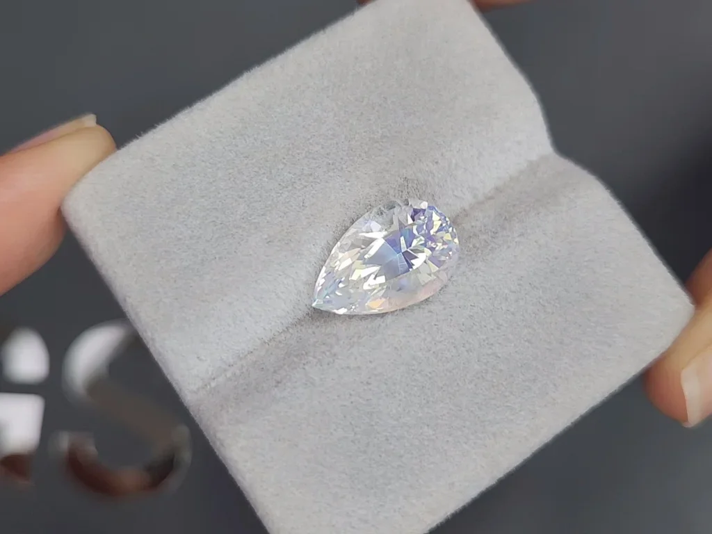 Moonstone in pear cut 5.14 carats, Madagascar Image №4