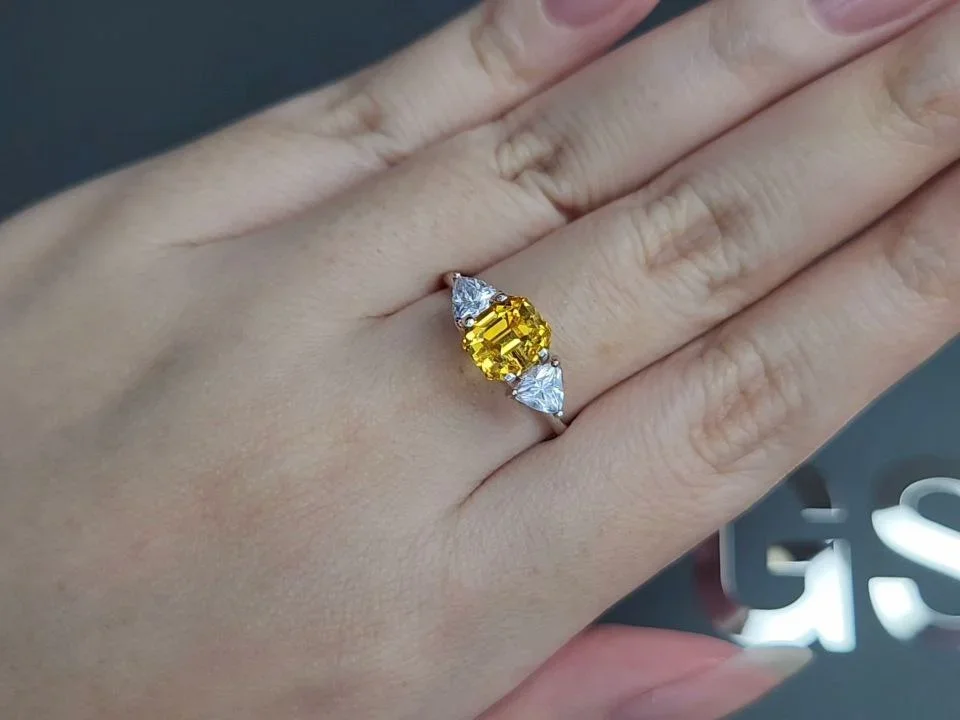 Vivid Yellow sapphire in octagon cut 3.07 carats, Sri Lanka Image №5