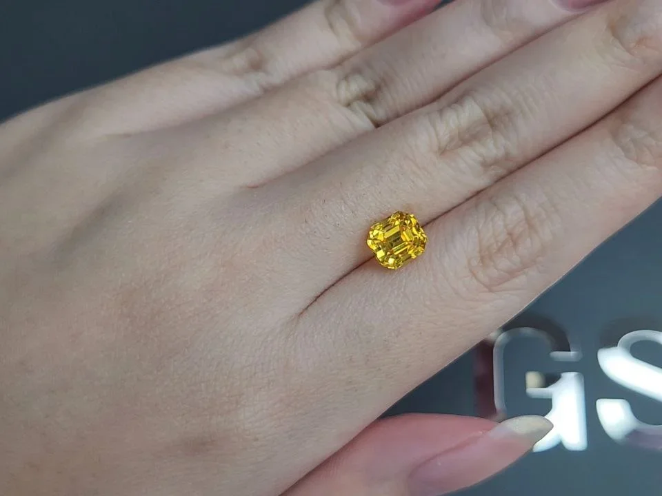 Vivid Yellow sapphire in octagon cut 3.07 carats, Sri Lanka Image №2