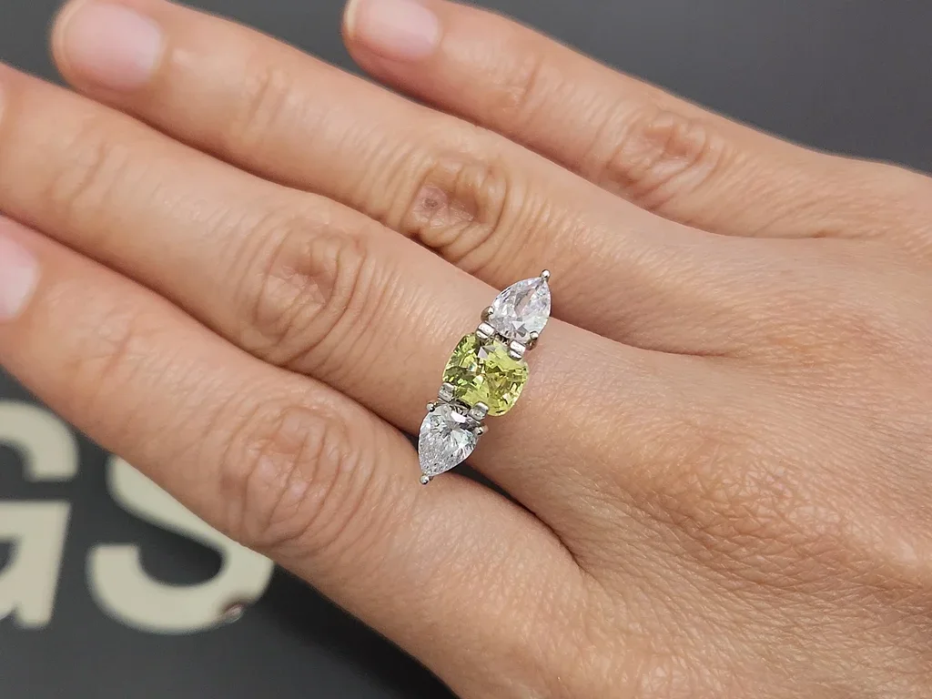 Chrysoberyl in cushion cut 1.55 carats, Sri Lanka   Image №5