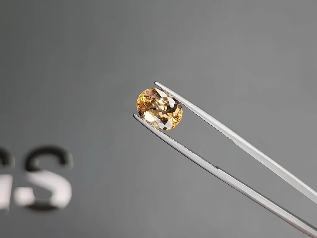 Golden topaz Imperial oval cut 3.31carats, Brazil  Image №3