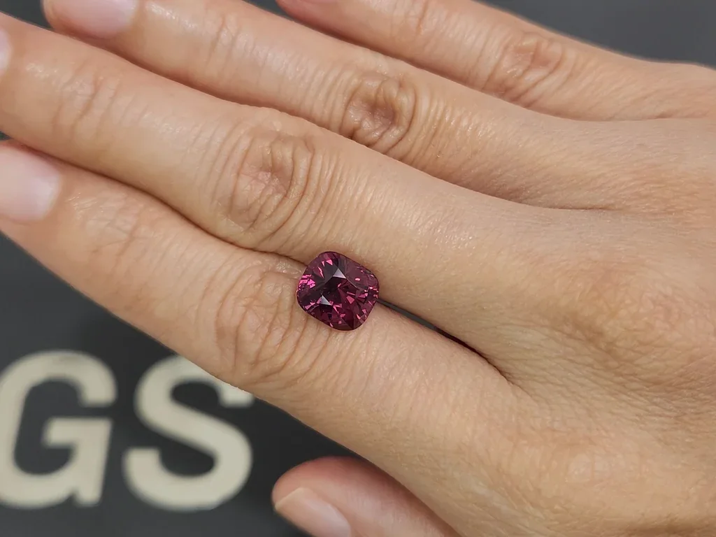 Vibrant purple-pink spinel in cushion cut 4.03 carats, Tanzania Image №2
