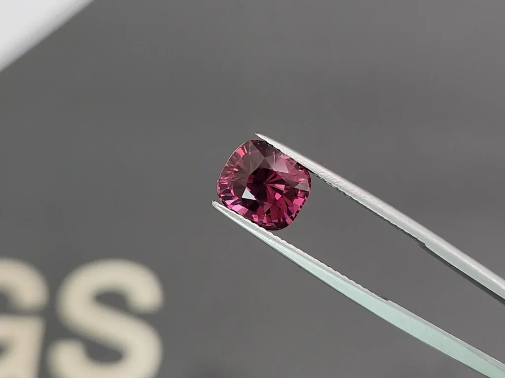Vibrant purple-pink spinel in cushion cut 4.03 carats, Tanzania Image №3