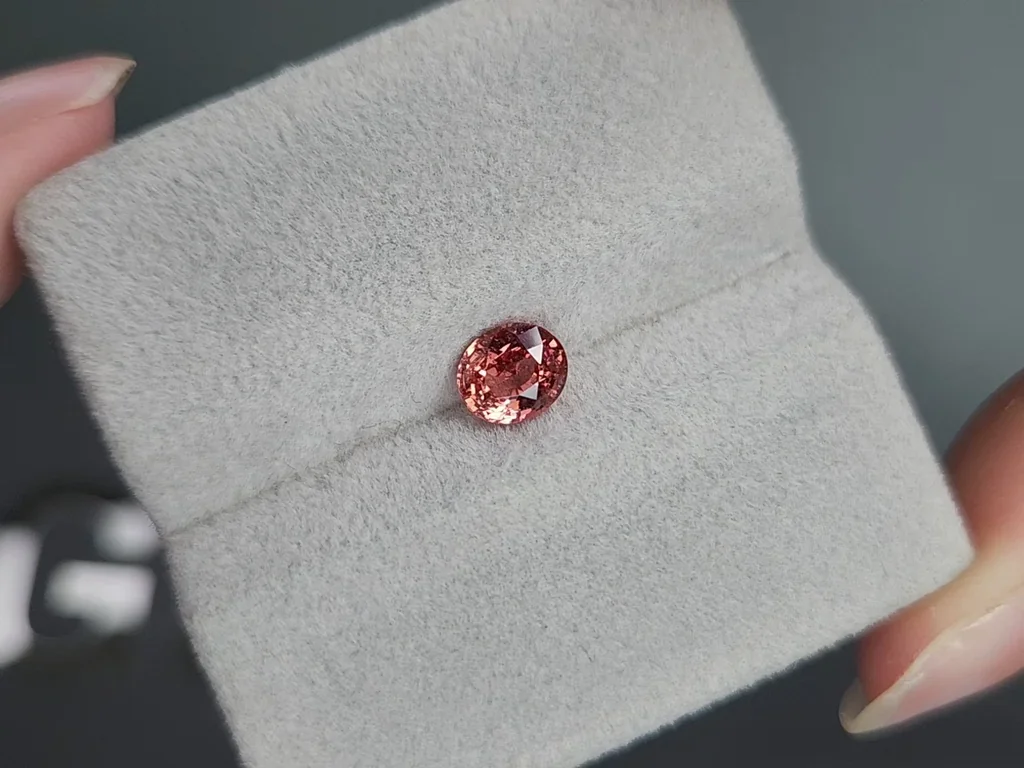 Unheated Padparadscha sapphire in oval cut 1.02 carats, Africa Image №4