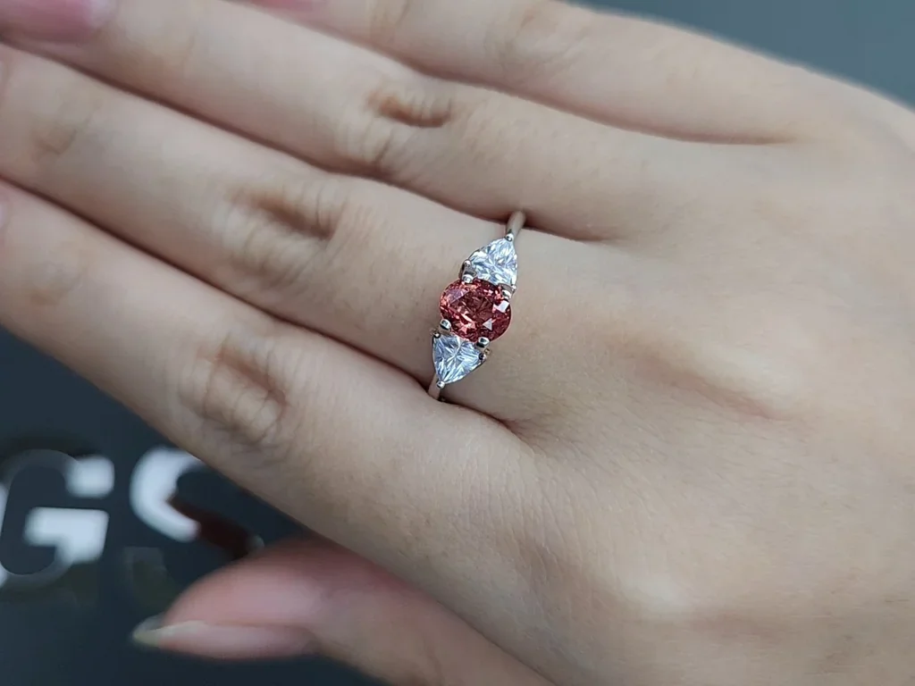 Unheated Padparadscha sapphire in oval cut 1.02 carats, Africa Image №5