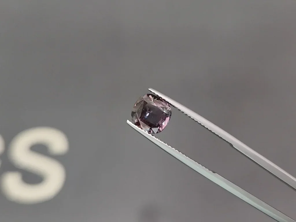 Alexandrite with color change cushion cut 2.54 carats, Tanzania Image №4