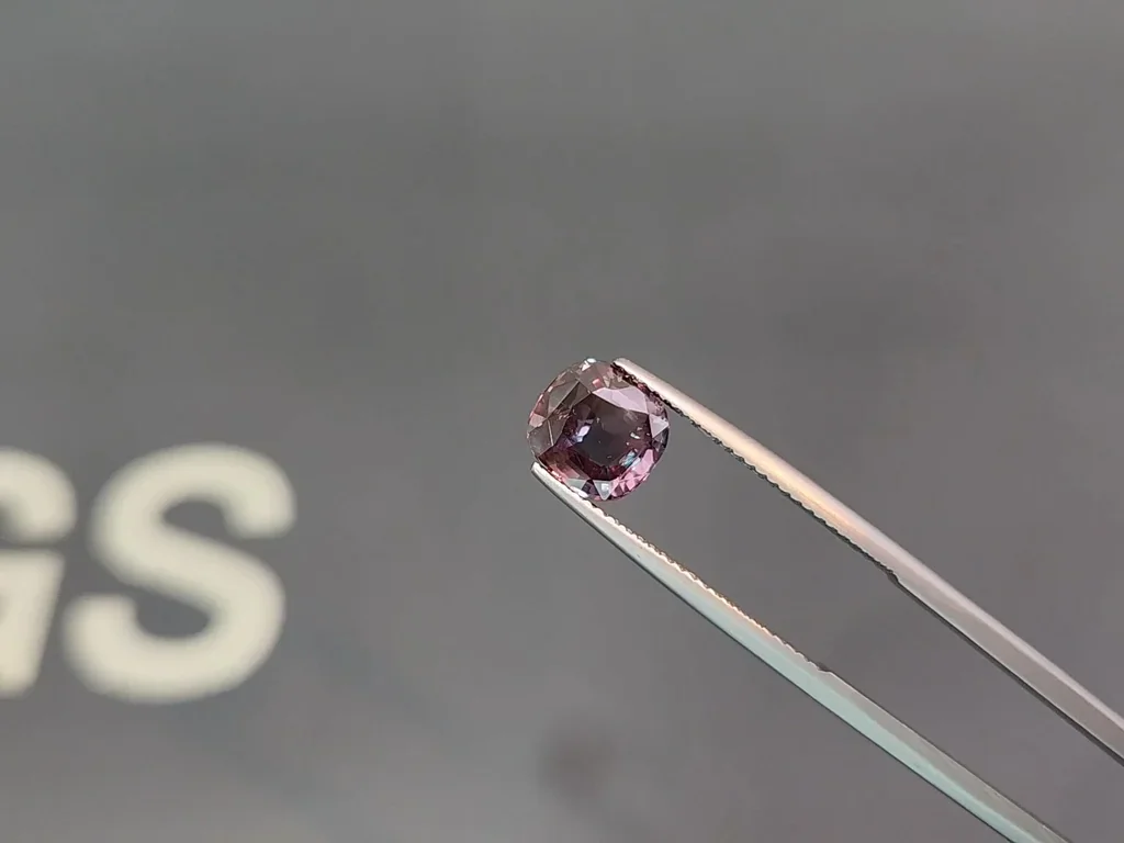 Alexandrite with color change cushion cut 2.54 carats, Tanzania Image №5