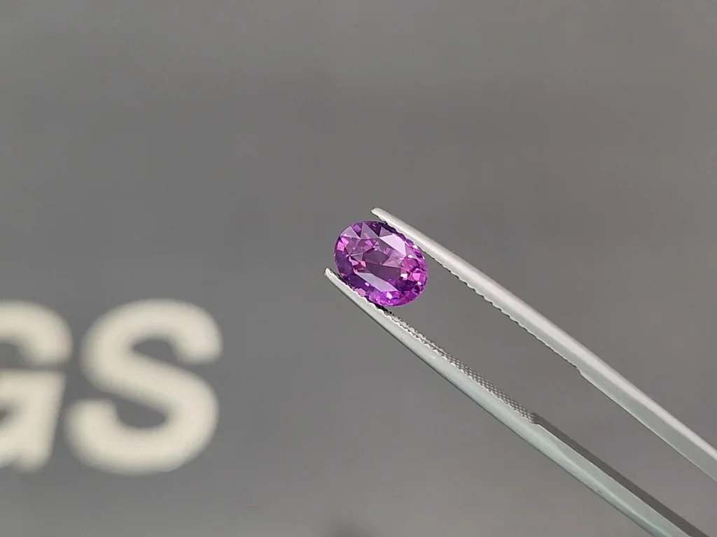 Unheated purple sapphire oval cut 2.04 carats, Sri Lanka Image №3