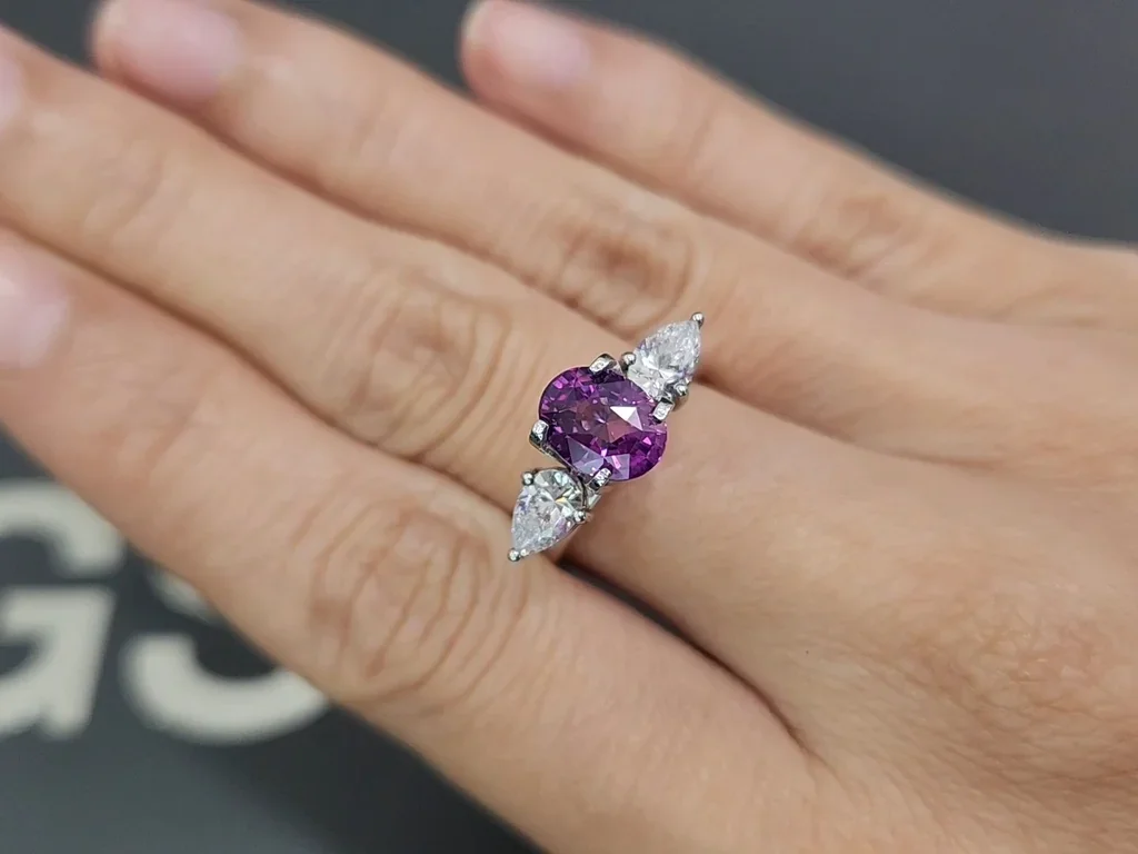 Unheated purple sapphire oval cut 2.04 carats, Sri Lanka Image №5