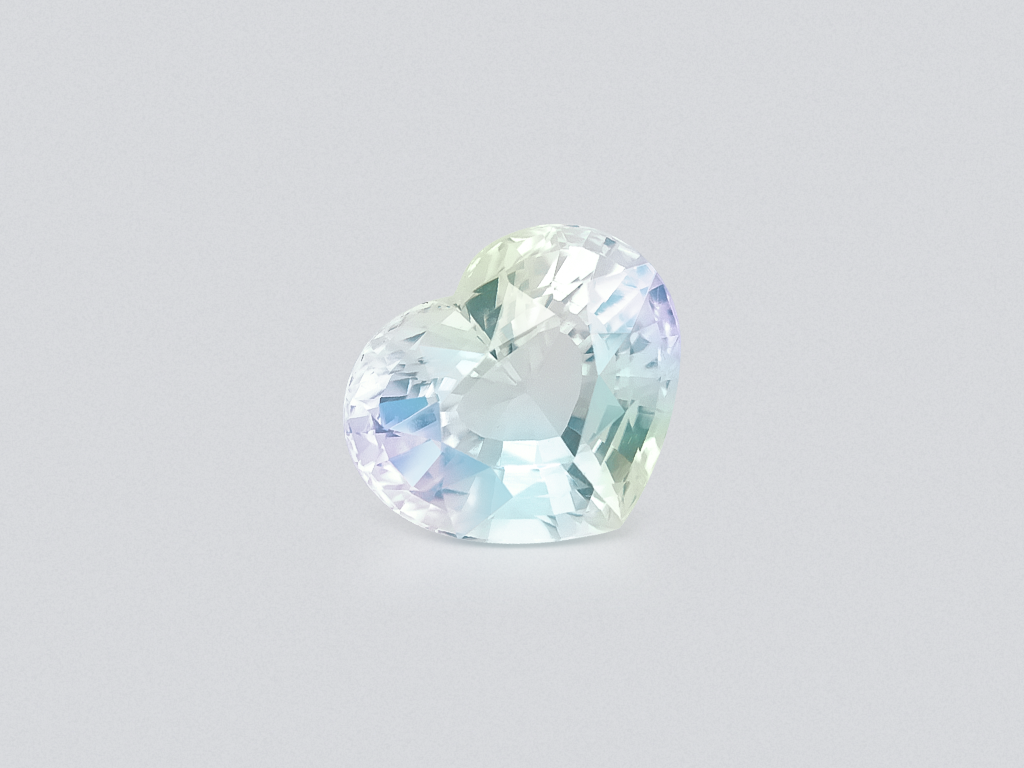 Rainbow moonstone heart shape 8.32 carats, Madagascar Image №1