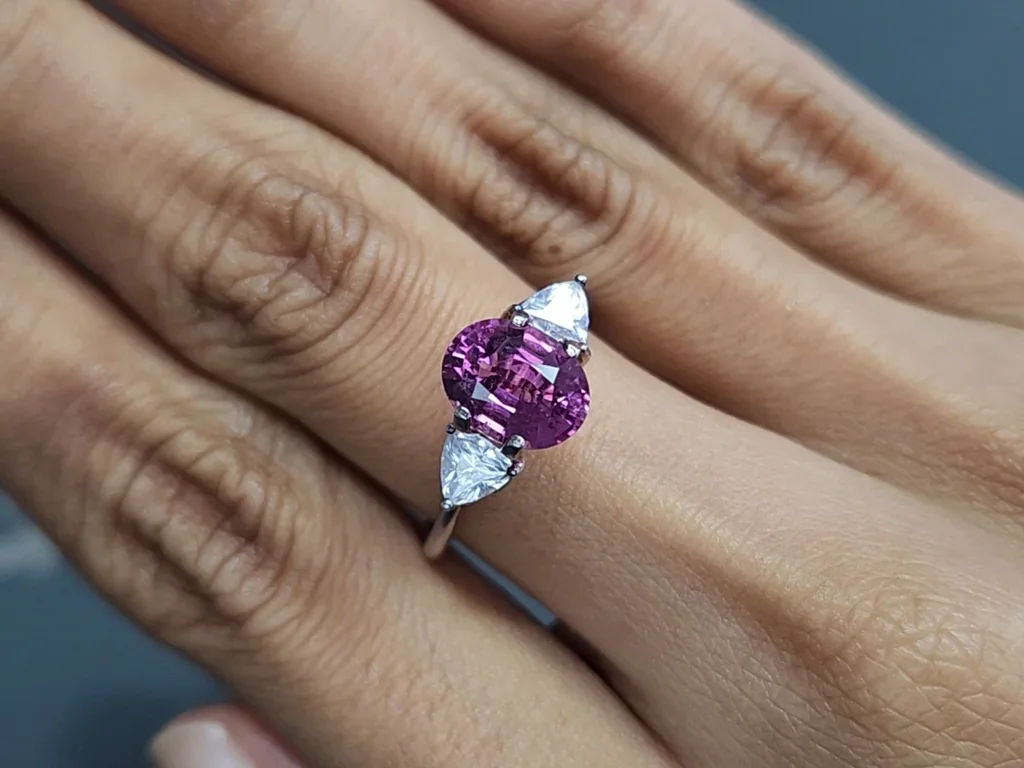Tourmaline Hot Pink oval cuts 2.04 carats, Africa Image №5