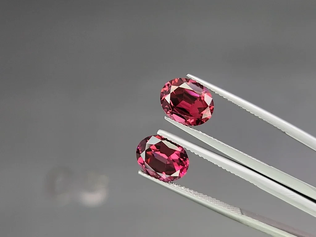 Set of rhodolite garnets oval cut 9.37 carats, Madagascar Image №4