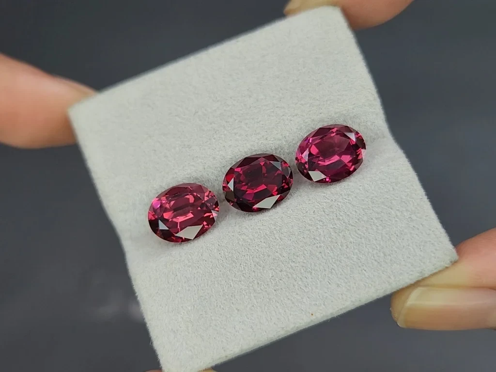 Set of rhodolite garnets oval cut 9.37 carats, Madagascar Image №5