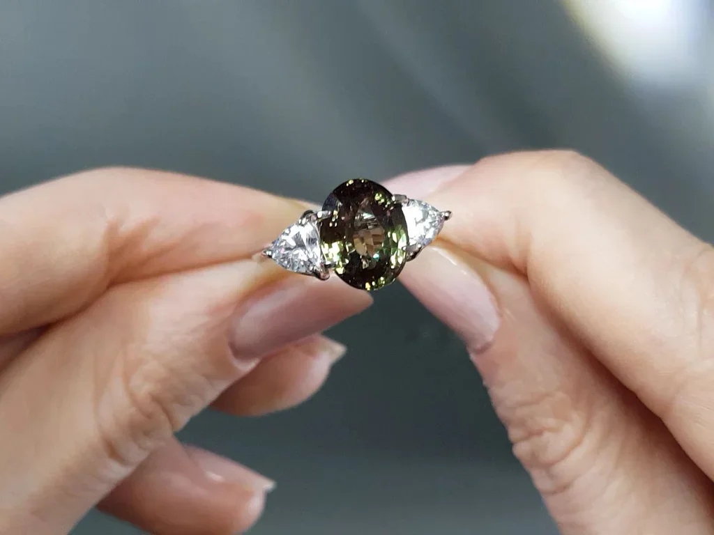 Rare alexandrite in oval cut with strong color change effect 4.05 ct, Sri Lanka Image №14