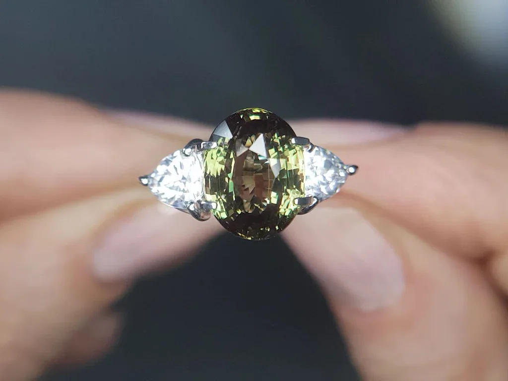 Rare alexandrite in oval cut with strong color change effect 4.05 ct, Sri Lanka Image №15
