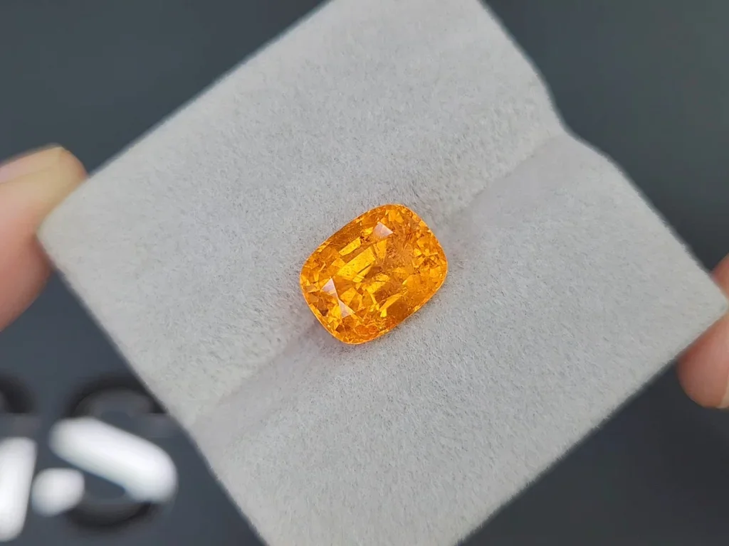 Top color spessartite garnet Fanta cushion cut 6.85ct, Africa Image №5