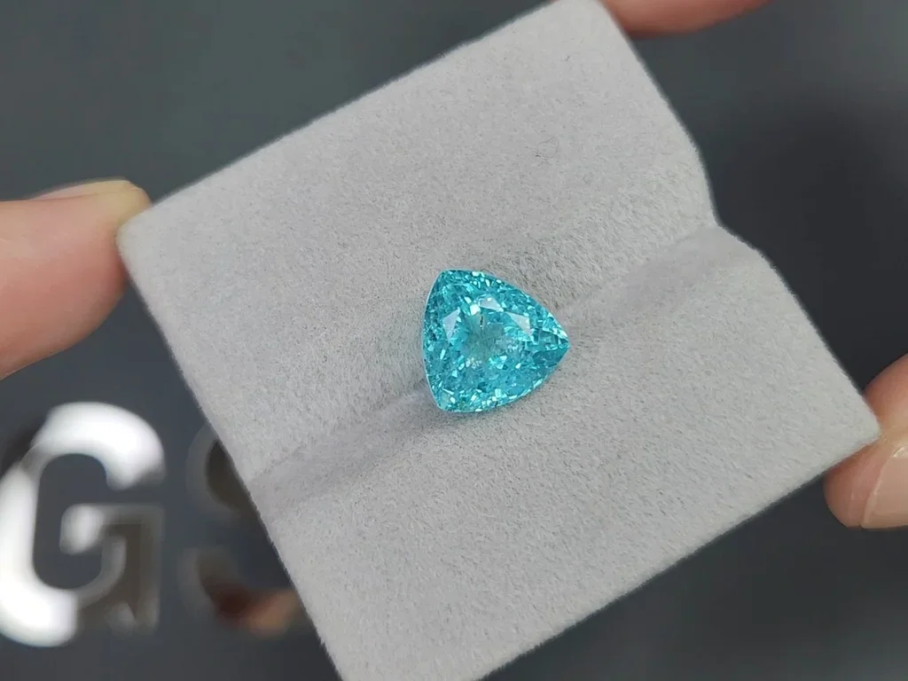 Trillion-cut neon blue Paraiba tourmaline 5.20 carats, Mozambique Image №4