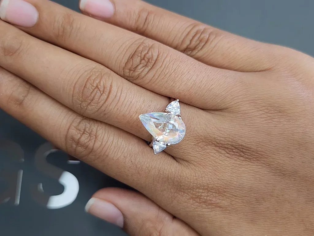 Moonstone pear cut 5.06 carats, Madagascar Image №5