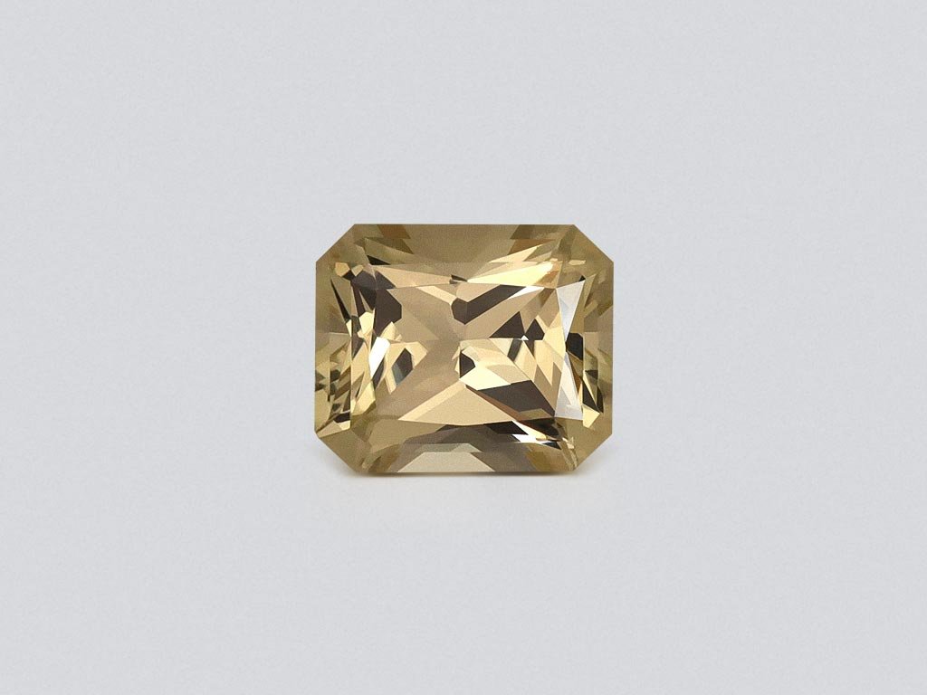 Pastel yellow sapphire in octagon cut  0.97 carats, Madagascar  Image №1