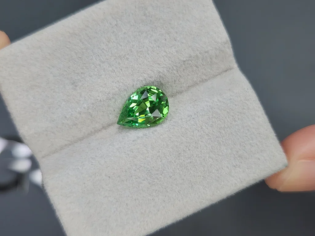 Intense Green tsavorite garnet in pear cut 2.05 carats, Tanzania Image №4