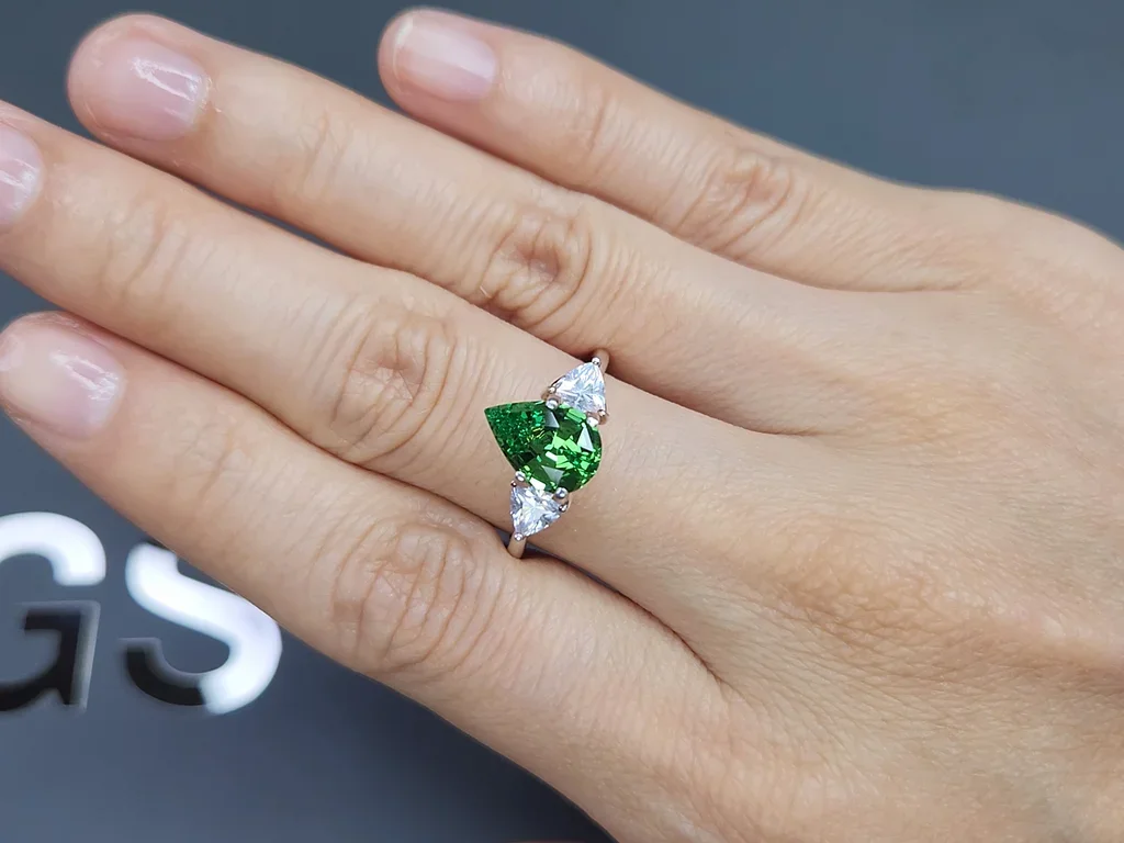 Intense Green tsavorite garnet in pear cut 2.05 carats, Tanzania Image №5