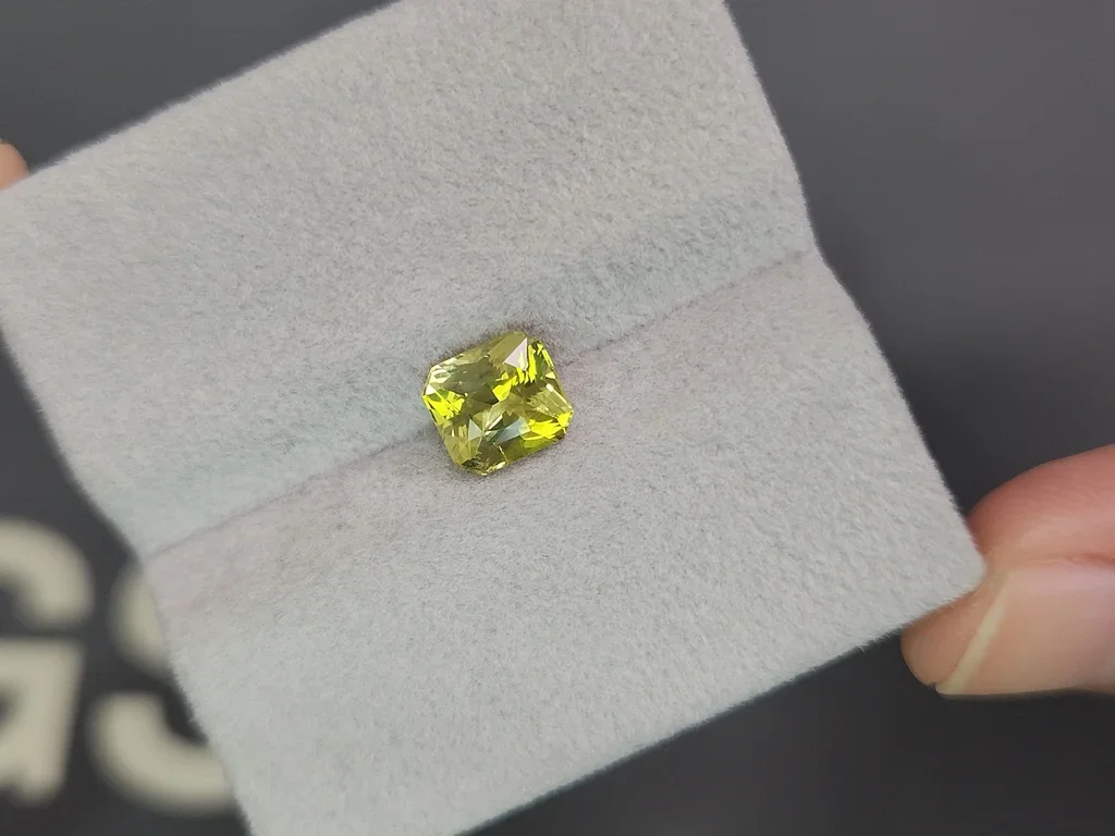Chrysoberyl in radiant cut 1.72 carats, Sri Lanka Image №4
