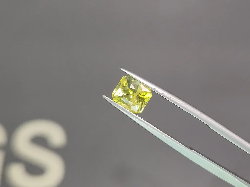 Chrysoberyl in radiant cut 1.72 carats, Sri Lanka Image №3