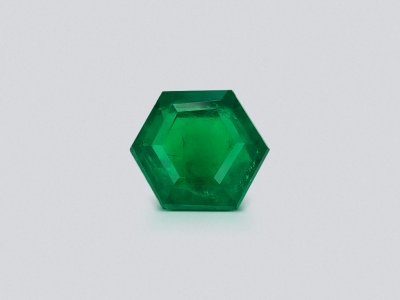 Emerald Vivid Green hexagon cut 3.00 carats, Pakistan photo