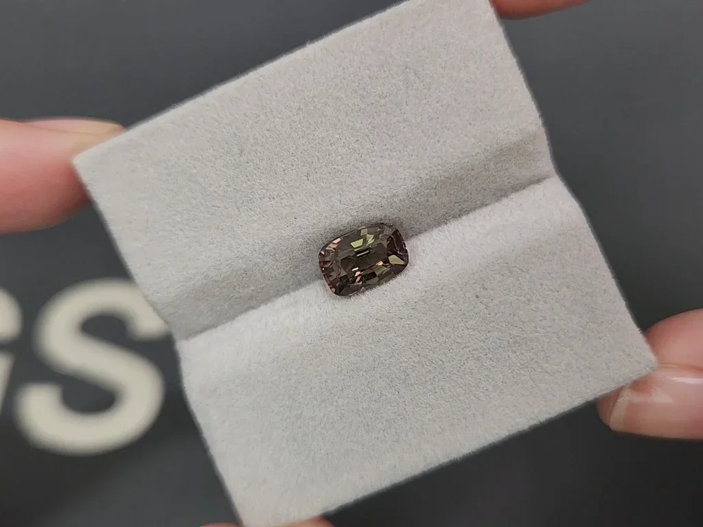 Alexandrite with color change cushion cut 1.80 carats, Tanzania Image №6