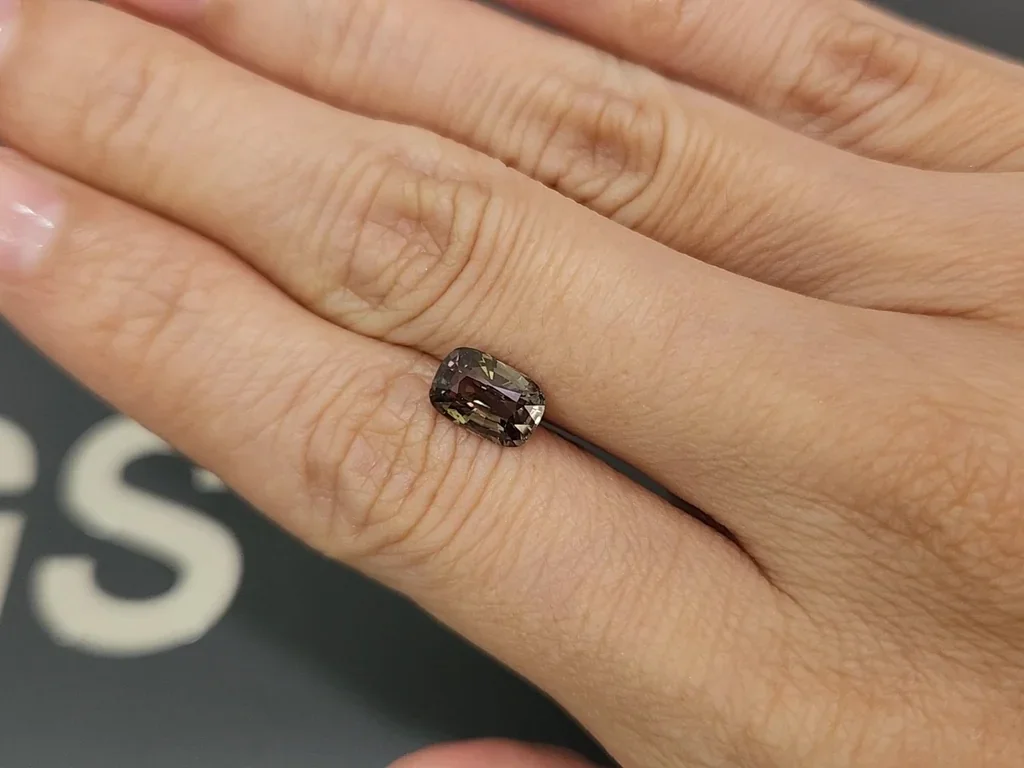 Alexandrite with color change cushion cut 1.80 carats, Tanzania Image №2